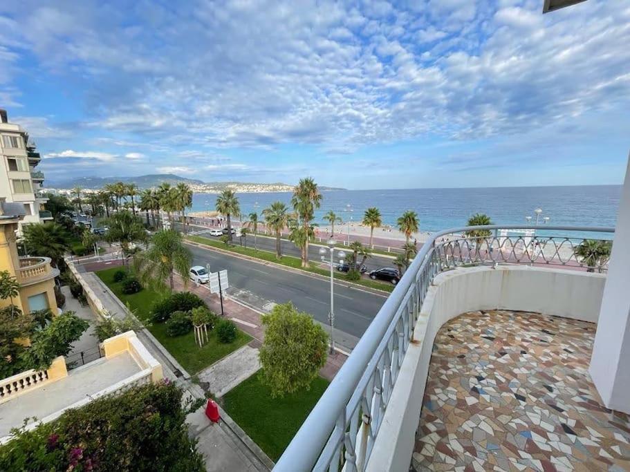 Beach Front, Superbe Appartement Pour 4 Personnes Nice Exteriér fotografie