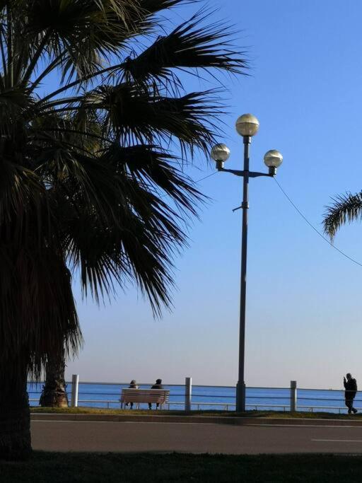 Beach Front, Superbe Appartement Pour 4 Personnes Nice Exteriér fotografie