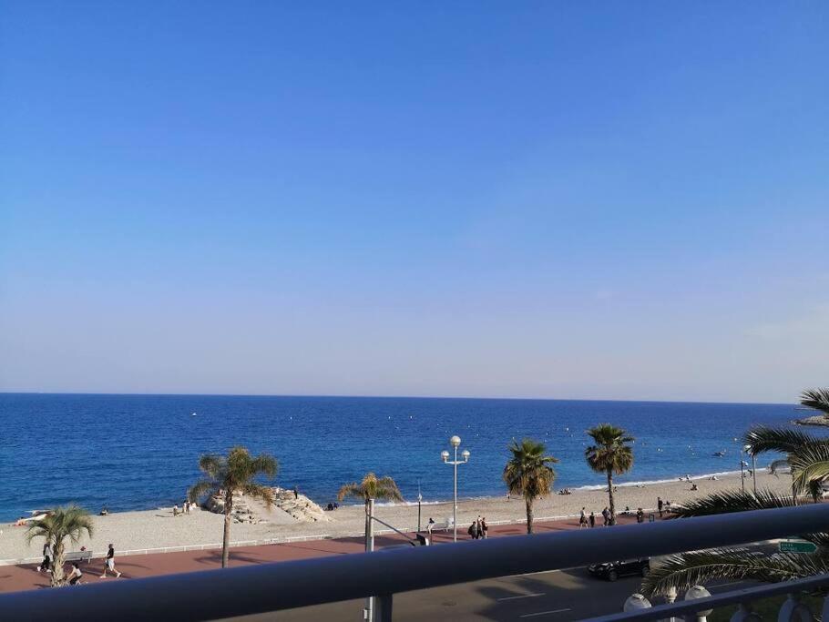 Beach Front, Superbe Appartement Pour 4 Personnes Nice Exteriér fotografie