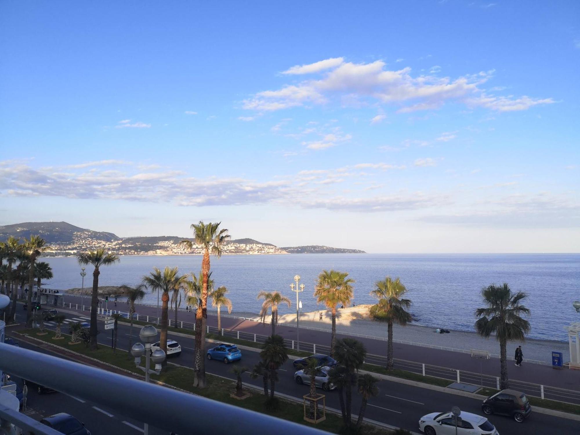 Beach Front, Superbe Appartement Pour 4 Personnes Nice Exteriér fotografie
