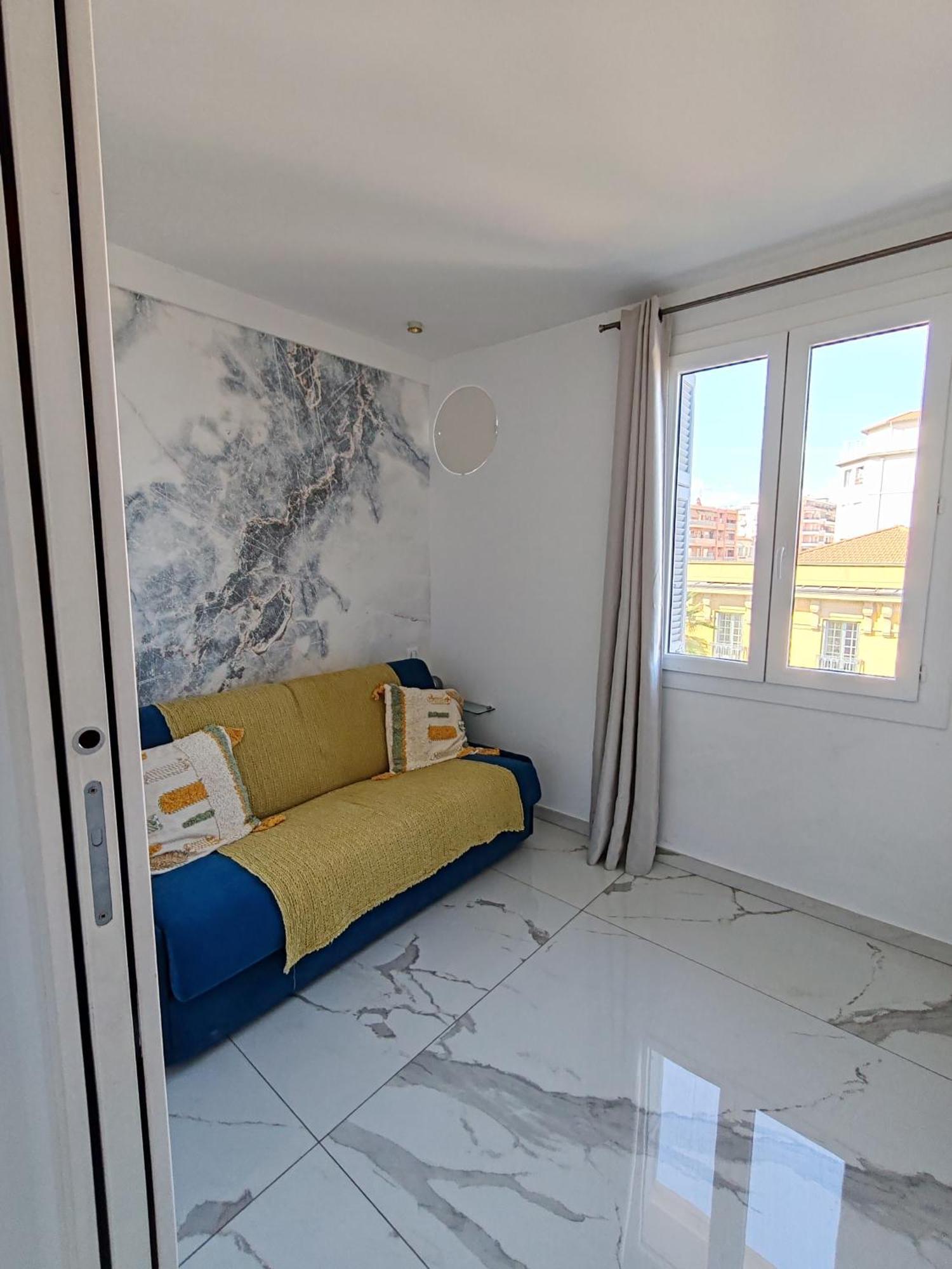 Beach Front, Superbe Appartement Pour 4 Personnes Nice Exteriér fotografie