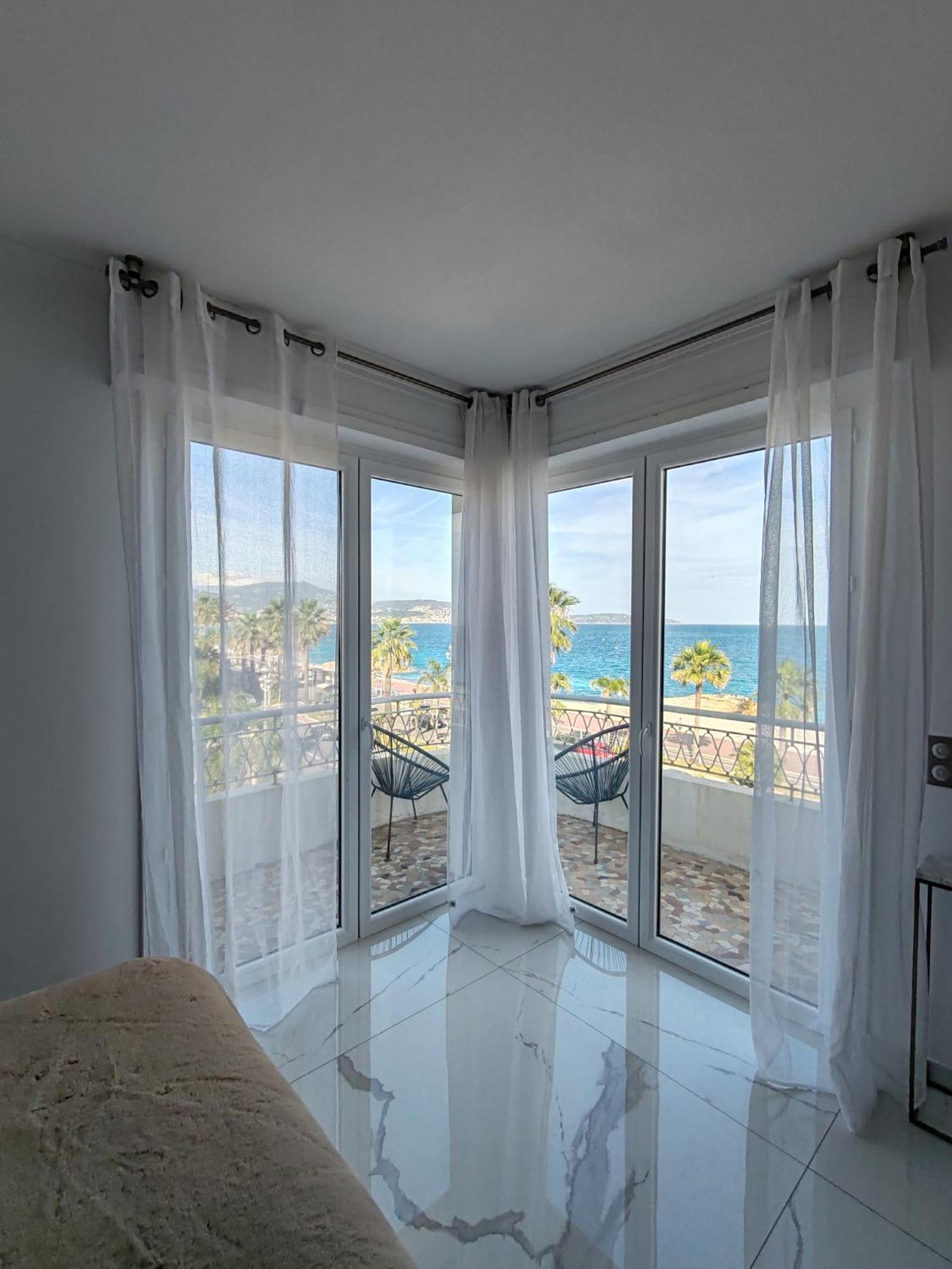 Beach Front, Superbe Appartement Pour 4 Personnes Nice Exteriér fotografie