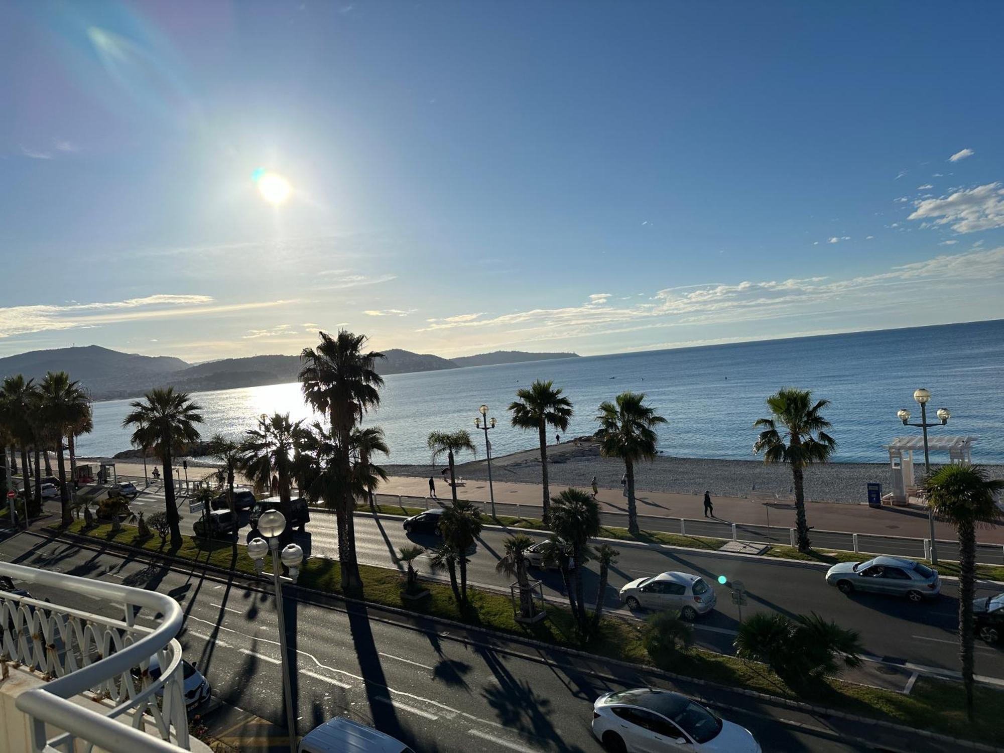 Beach Front, Superbe Appartement Pour 4 Personnes Nice Exteriér fotografie