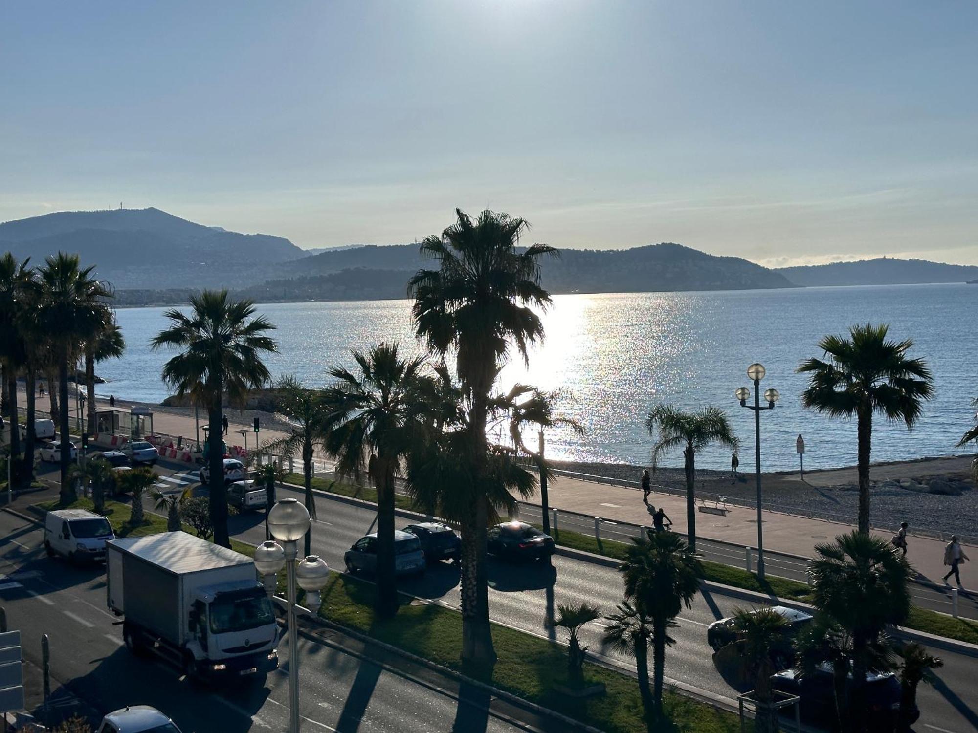 Beach Front, Superbe Appartement Pour 4 Personnes Nice Exteriér fotografie