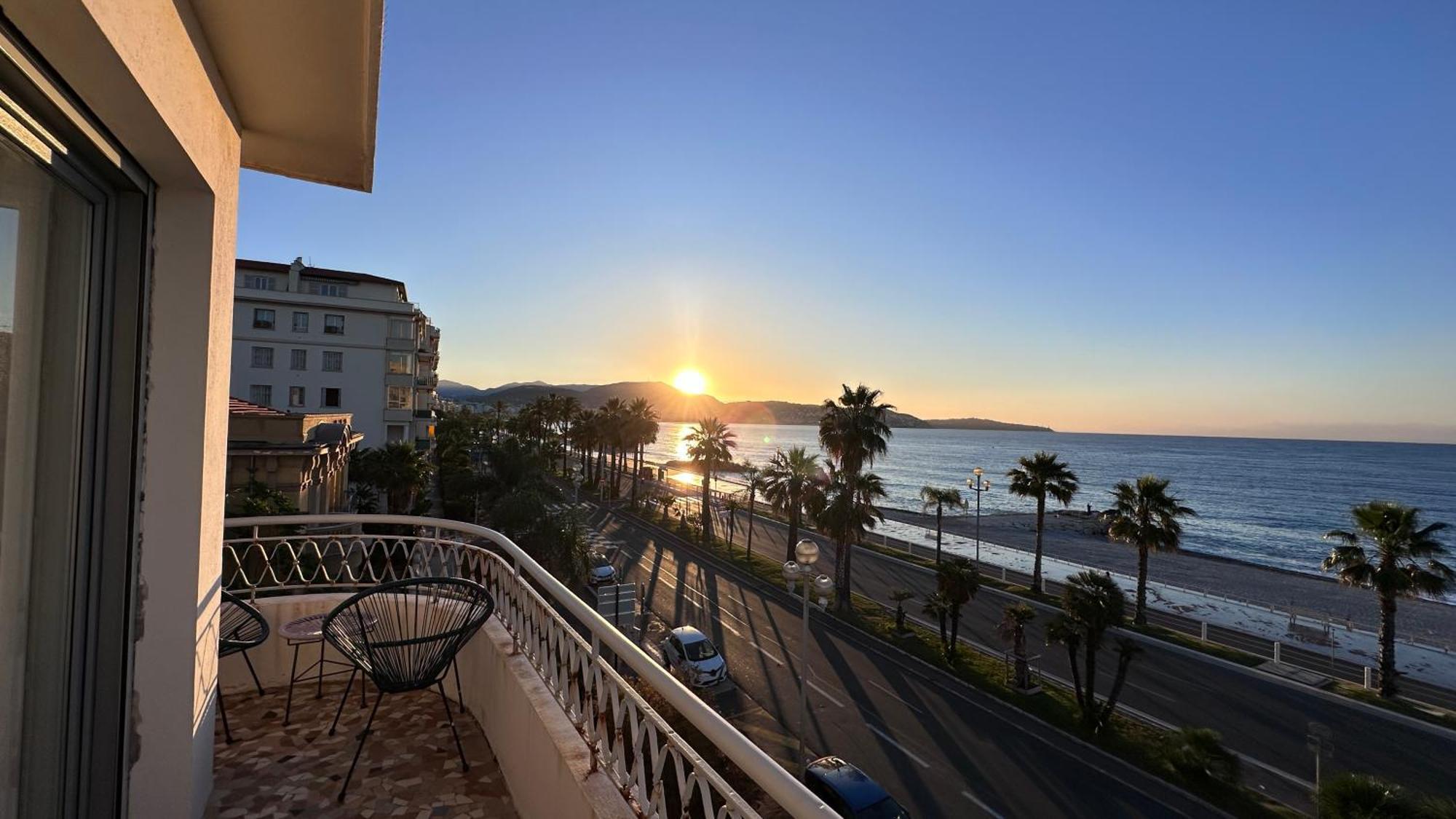 Beach Front, Superbe Appartement Pour 4 Personnes Nice Exteriér fotografie