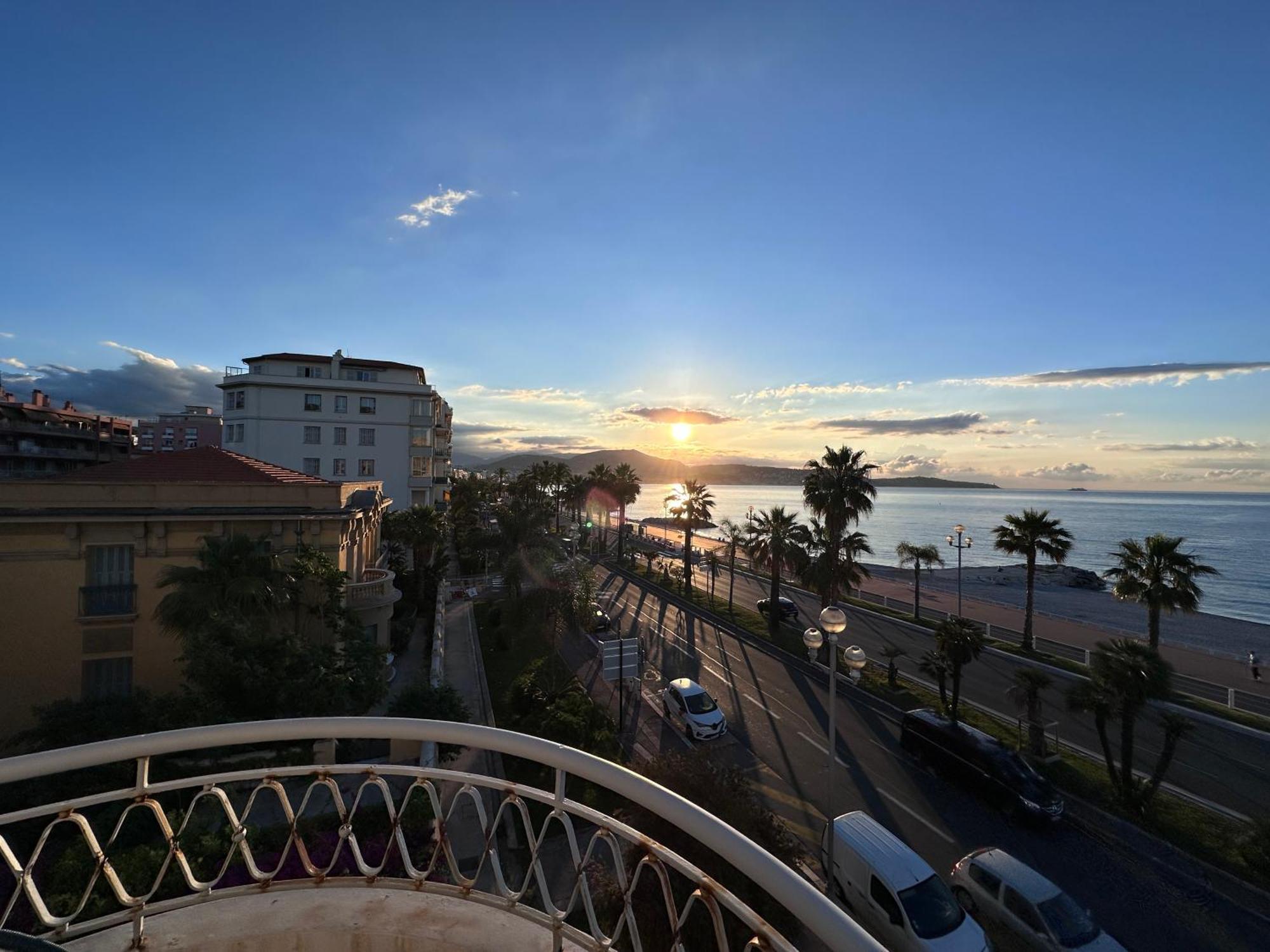Beach Front, Superbe Appartement Pour 4 Personnes Nice Exteriér fotografie