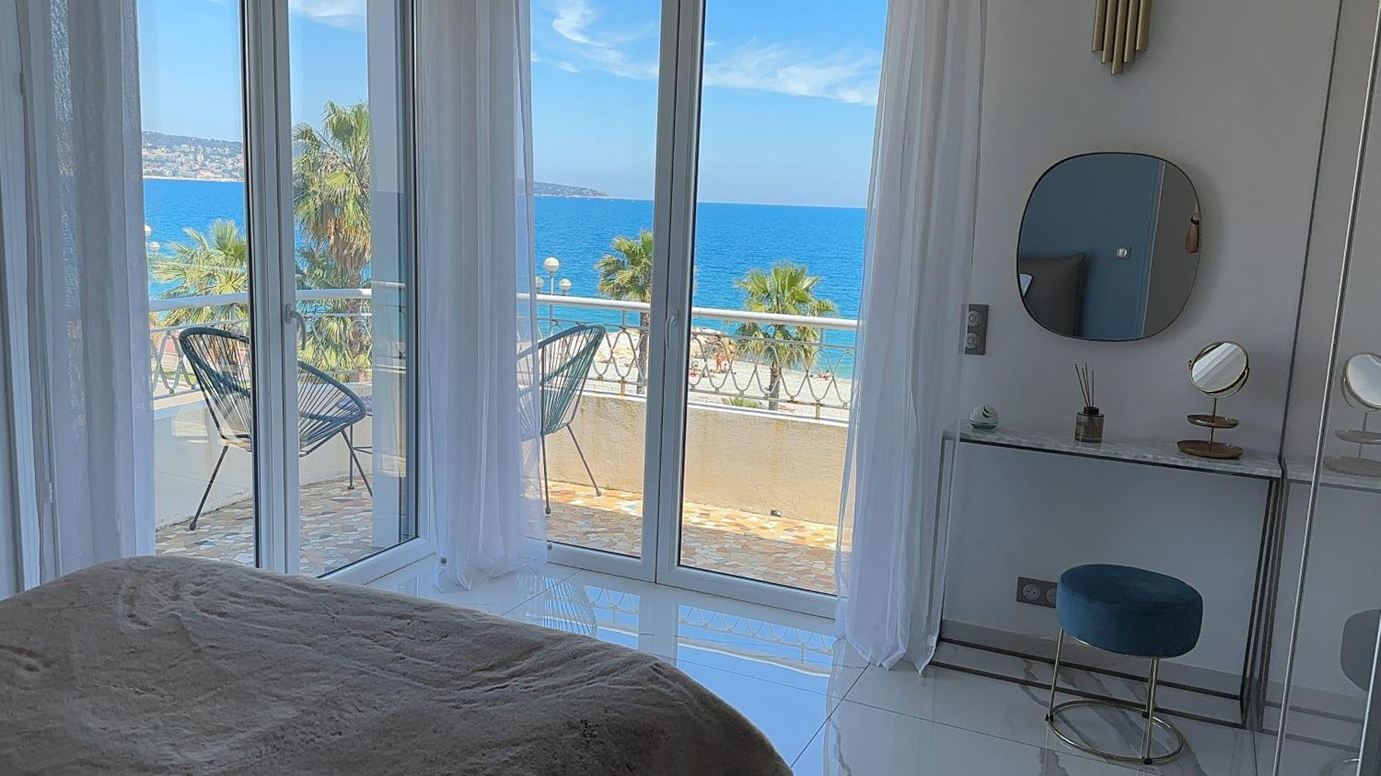 Beach Front, Superbe Appartement Pour 4 Personnes Nice Exteriér fotografie