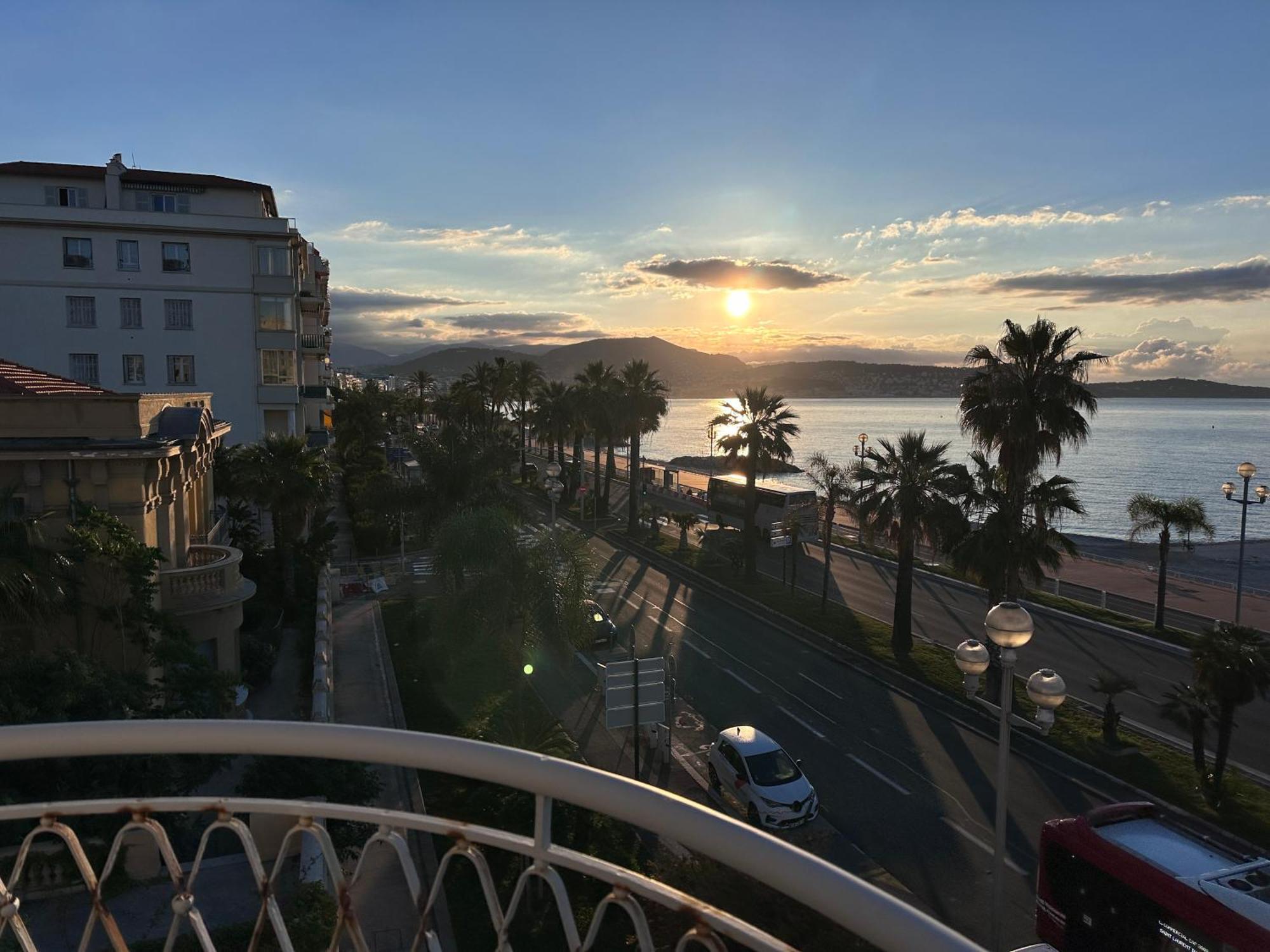 Beach Front, Superbe Appartement Pour 4 Personnes Nice Exteriér fotografie